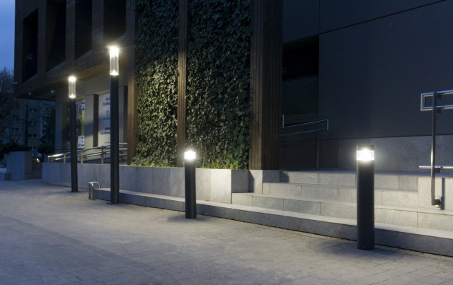 Barel BRL-980 SU-MA Lampa ogrodowa stojąca słupek ogrodowy LED